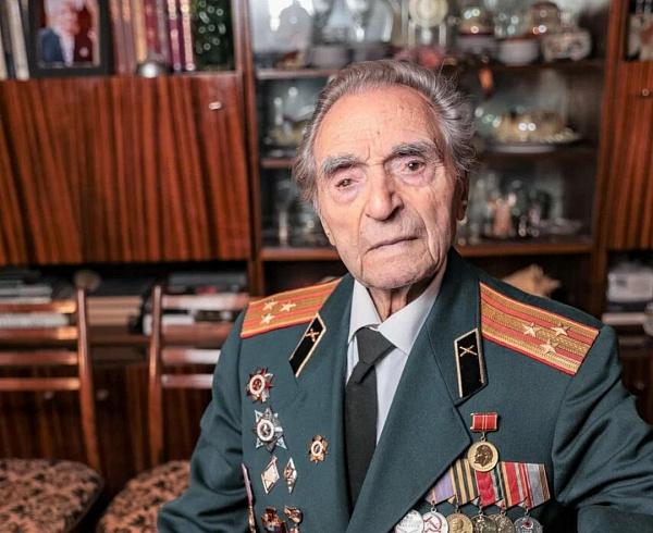 Выставка «От героев былых времен...»